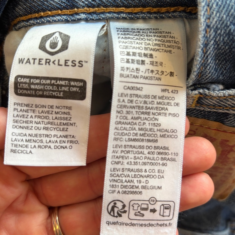 Levi’s Ribcage Ankle Straight Jean - Picture 11 of 12